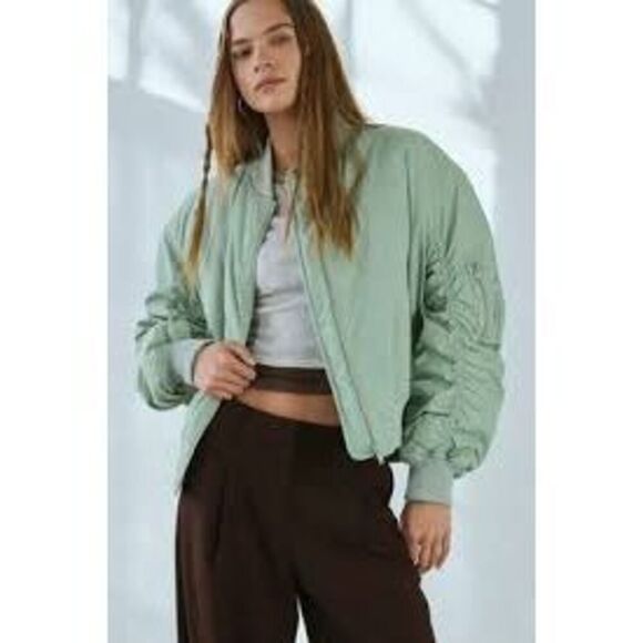 BDG Jackets & Blazers - BDG Urban Outfitters Elton Bomber Jacket Green Ruched Sleeve Cropped M, NWT
